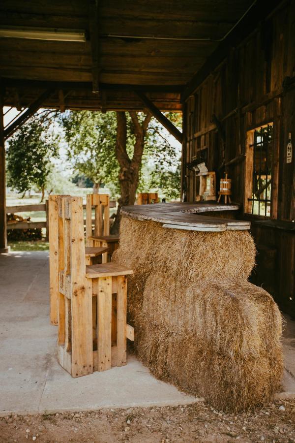 Готель Treehouse Drevesna Hiska Strkovo Gnezdo Ranc Jures Лютомер Екстер'єр фото