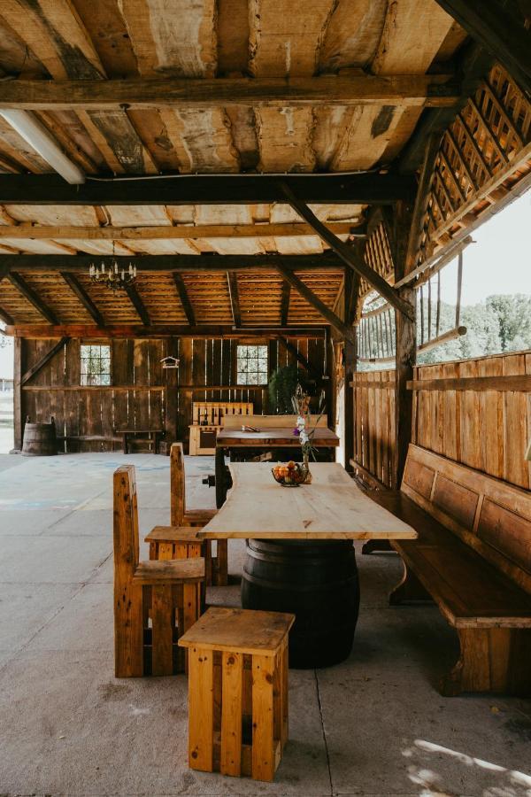 Готель Treehouse Drevesna Hiska Strkovo Gnezdo Ranc Jures Лютомер Екстер'єр фото