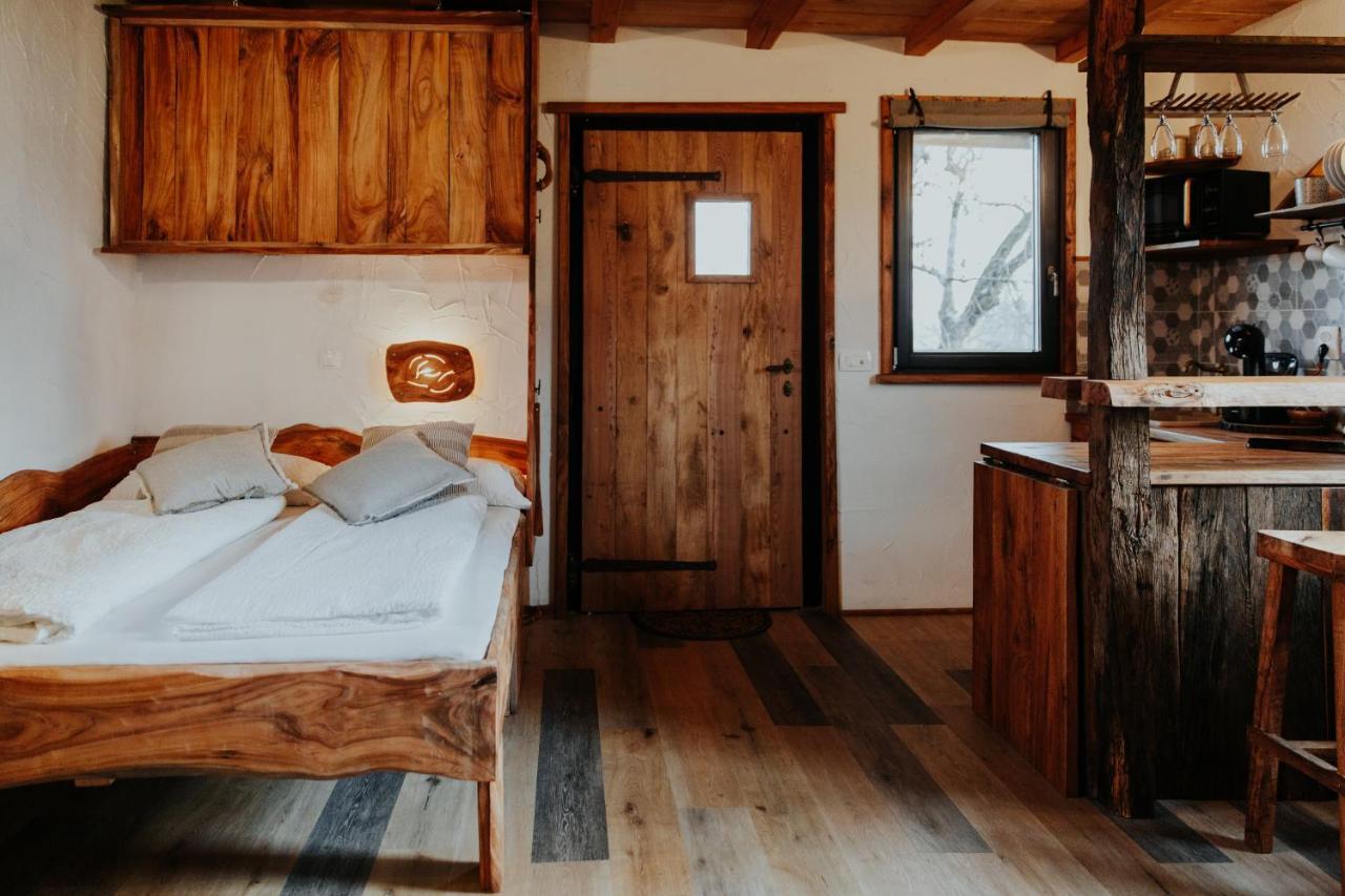 Готель Treehouse Drevesna Hiska Strkovo Gnezdo Ranc Jures Лютомер Екстер'єр фото