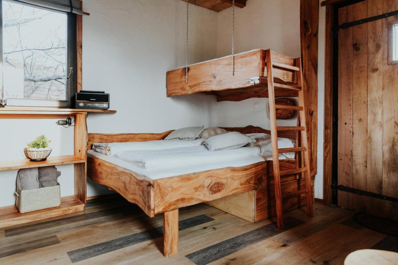 Готель Treehouse Drevesna Hiska Strkovo Gnezdo Ranc Jures Лютомер Екстер'єр фото