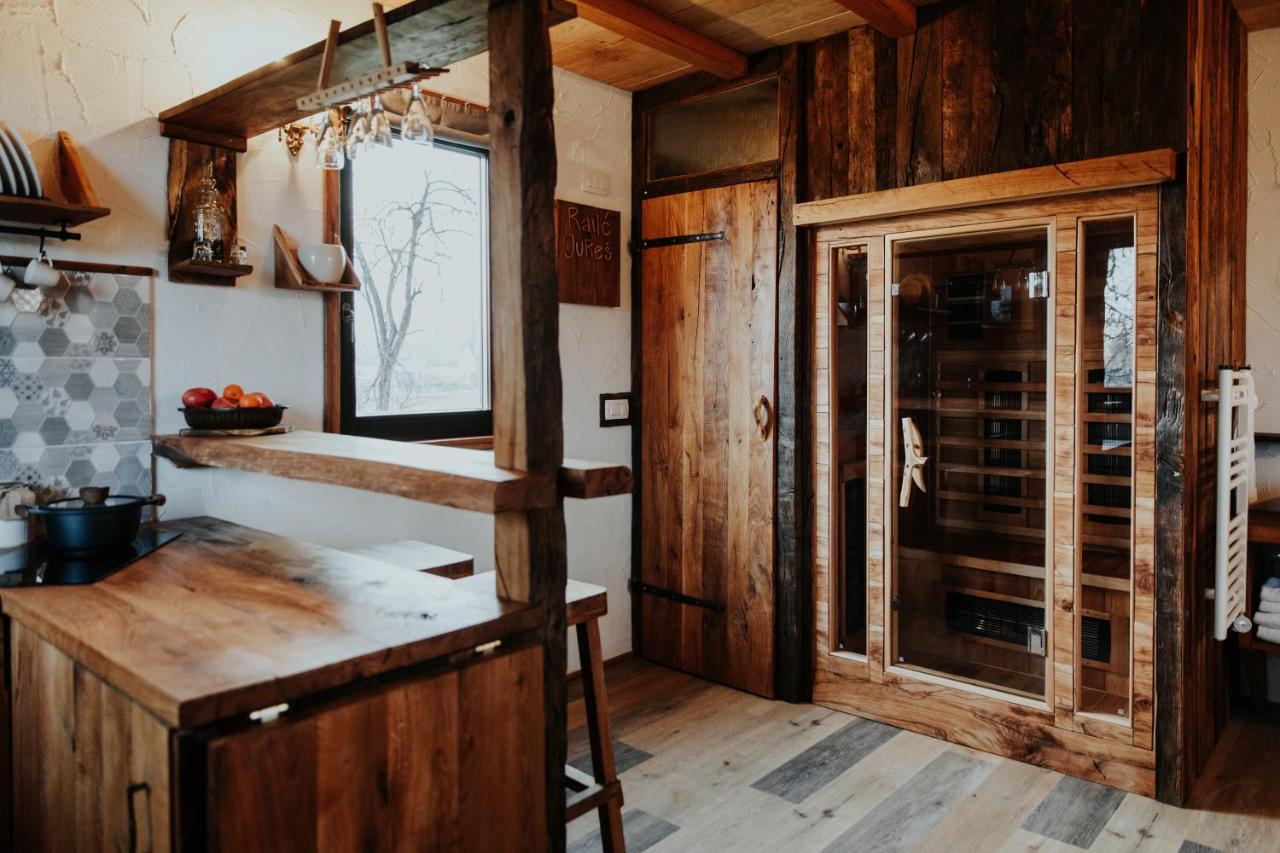 Готель Treehouse Drevesna Hiska Strkovo Gnezdo Ranc Jures Лютомер Екстер'єр фото